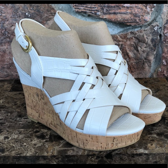 NEW GUESS Haela Wedge Sandals - Picture 6 of 11